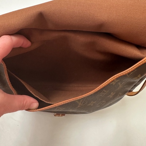 Louis Vuitton Monogram Saumur MM (30) - Picture 4 of 16